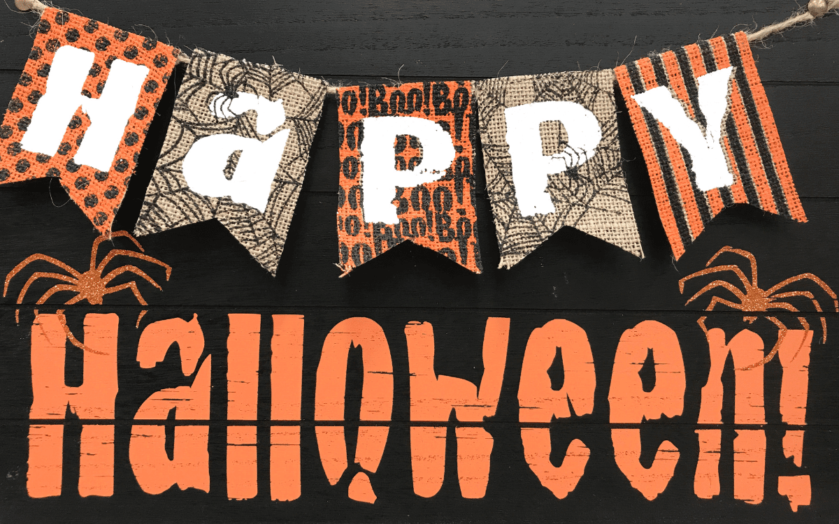 🕸️ Top 100+ Happy Halloween 2025 Wishes, Messages & Captions to Light Up Your Spooky Night